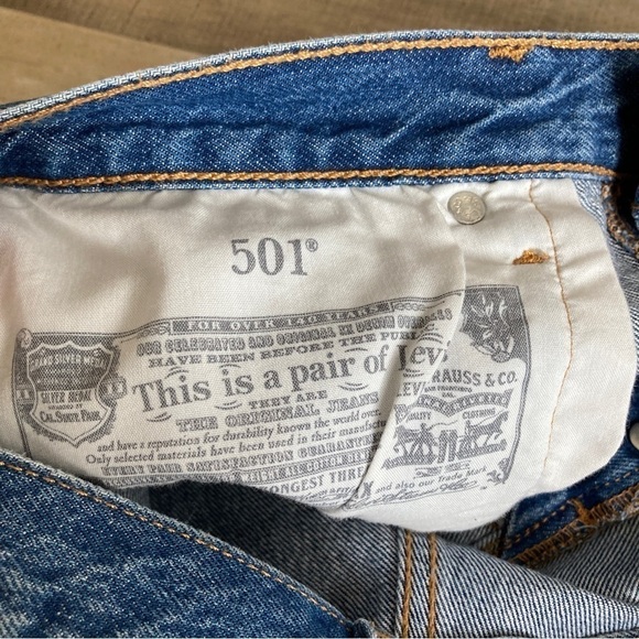 LEVI’S 501 Premium Denim Button Fly Jean Cutoff Shorts Size 30 - Picture 10 of 13